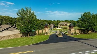 /international/us/15-upper-waterfall-road-grove-ok-110108395307/