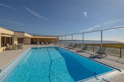 /international/us/1-marina-drive-st-simons-island-ga-110107988235/