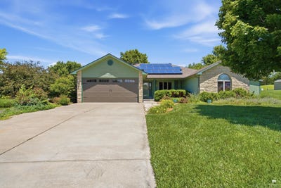 /international/us/9155-lindsey-circle-manhattan-ks-110108859586/