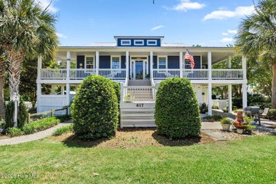 /international/us/617-cape-fear-boulevard-carolina-beach-nc-110108549815/
