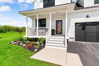 /international/us/243-aurora-road-south-burlington-vt-110108490871/