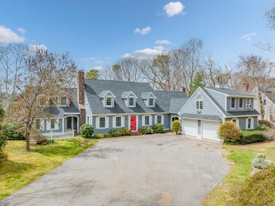 /international/us/422-hatchville-road-east-falmouth-ma-110107890148/