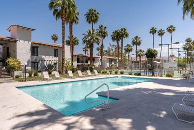 /international/us/1050-e-ramon-rd-palm-springs-ca-110099727009/