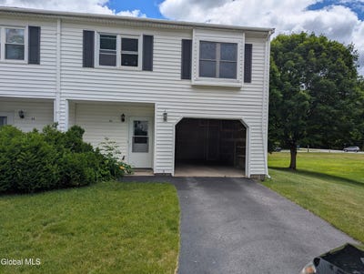 /international/us/30-clubhouse-drive-saratoga-springs-ny-110108959456/