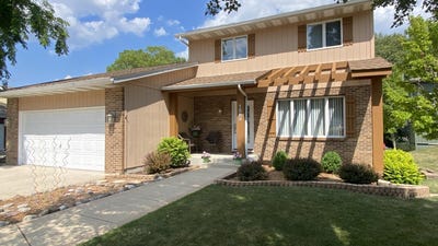 /international/us/1588-sunnyslope-drive-crown-point-in-110101008697/?lang=en