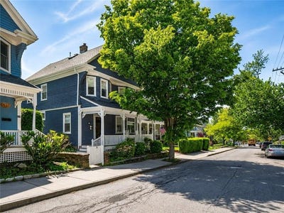 /international/us/27-mann-avenue-newport-ri-110108538892/