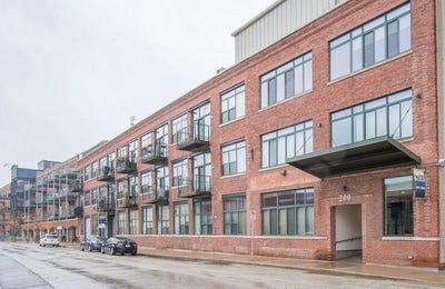 /international/us/200-s-water-st-milwaukee-wi-110101358613/
