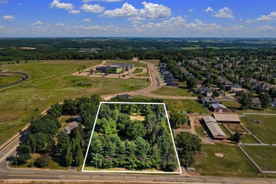/international/us/7410-w-old-sauk-road-middleton-wi-110110306633/