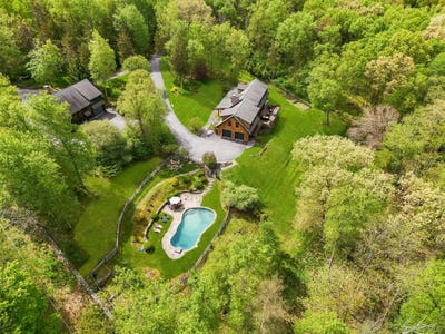 /international/us/57-cedar-berry-lane-dover-plains-ny-110101991027/