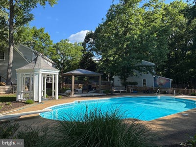 /international/us/2000-merrymount-drive-fredericksburg-va-110108361860/