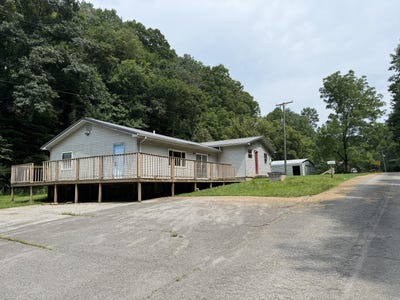 /international/us/635-salisbury-branch-road-dema-ky-110108965594/