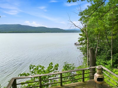 /international/us/364-delong-lane-shoreham-vt-110119373925/