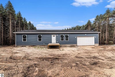 /international/us/11964-sleepy-hollow-trail-kingsley-mi-110098998866/