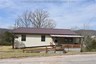 /international/us/102-ridge-road-wayne-wv-110106550583/