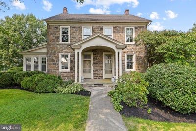 /international/us/429-e-main-street-leola-pa-110119898839/