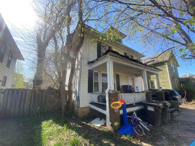 /international/us/1216-s-rotzler-avenue-freeport-il-110107651313/