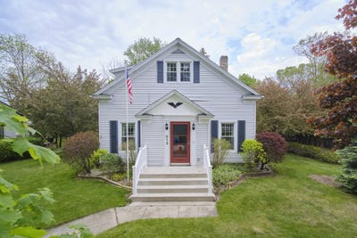 /international/us/513-oak-street-manistee-mi-110108253139/