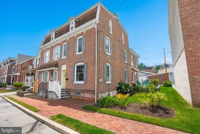 /international/us/412-rhoads-avenue-boyertown-pa-110109165266/