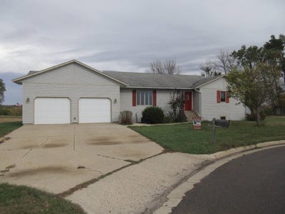 /international/us/220-westridge-dr-jackson-mn-110103046938/