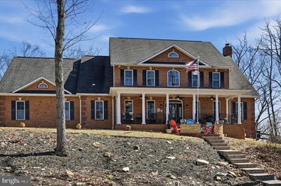 /international/us/520-clagett-st-sw-leesburg-va-110106499164/