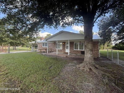 /international/us/177-elbow-road-hallsboro-nc-110110417016/
