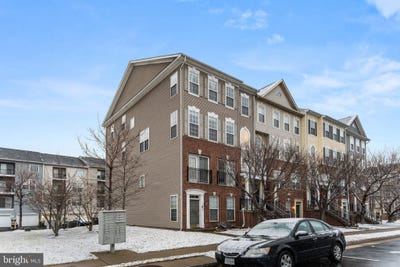 /international/us/15522-john-diskin-circle-woodbridge-va-110106182086/