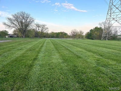 /international/us/2230-kaiser-road-new-athens-il-110101661248/