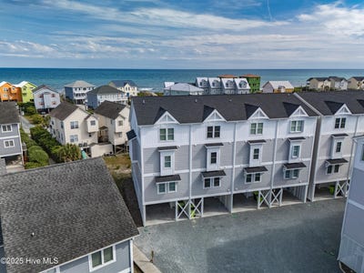 /international/us/1115-sapphire-avenue-surf-city-nc-110099952890/?lang=en