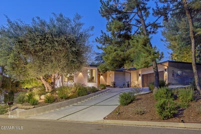 /international/us/4430-natoma-avenue-woodland-hills-ca-110108200375/