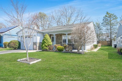 /international/us/259-edinburgh-drive-ridge-ny-110107356697/