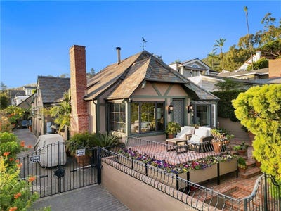 /international/us/486-holly-street-laguna-beach-ca-110120587896/