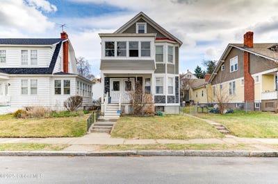 /international/us/858-6th-avenue-troy-ny-110098322074/