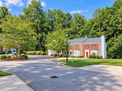 /international/us/732-anderson-walk-marietta-ga-110110270185/
