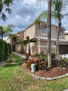 /international/us/15729-nw-tenth-street-nw-pembroke-pines-fl-110107689097/
