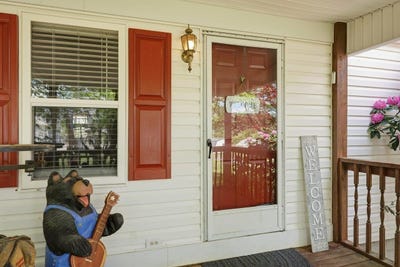 /international/us/406-trayfoot-rd-grottoes-va-110107725551/
