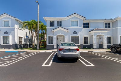 /international/us/7301-nw-174th-terrace-hialeah-fl-110107071956/