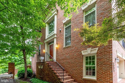/international/us/1601-colonial-hills-drive-mclean-va-110108471138/