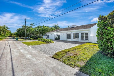 /international/us/6841-sw-71st-ave-miami-fl-110101124640/