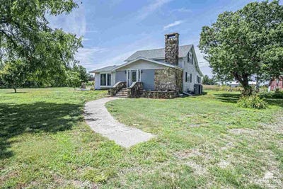 /international/us/1426-8th-road-wakefield-ks-110100675865/