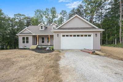 /international/us/142-creekview-court-jamestown-tn-110110268604/