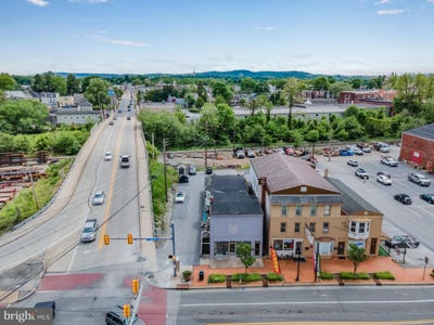 /international/us/300-302-market-street-lemoyne-pa-110103331759/