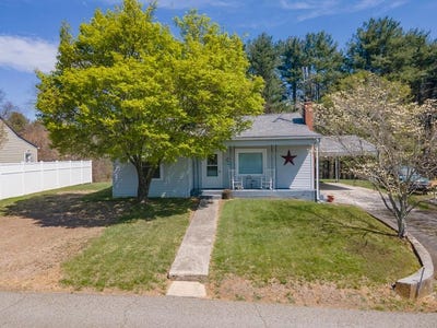 /international/us/210-sutherland-st-hillsville-va-110107223860/