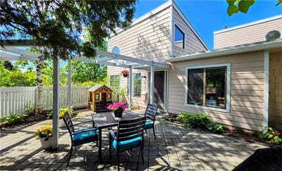 /international/us/231-strawberry-hill-circle-ithaca-ny-110108752507/