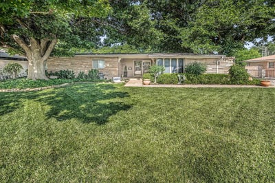 /international/us/2229-charles-st-pampa-tx-110100378717/