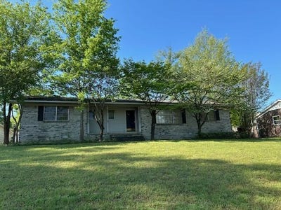 /international/us/801-w-17th-terrace-russellville-ar-110107201204/
