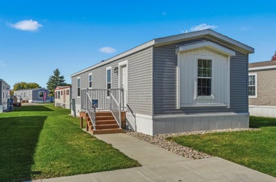 /international/us/251-kingsway-drive-north-mankato-mn-110102624354/