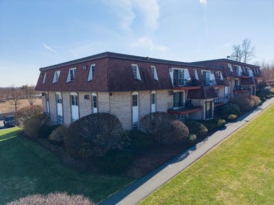 /international/us/24-williamsburg-ct-shrewsbury-ma-110107196666/