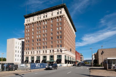 /international/us/523-s-louisiana-little-rock-ar-110106956910/