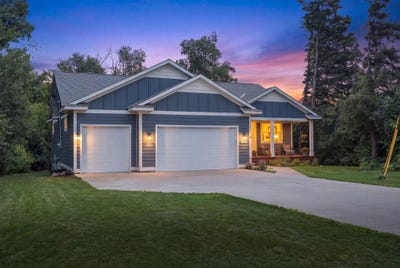 /international/us/1268-lincolntown-avenue-mahtomedi-mn-110109497843/