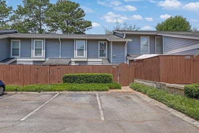 /international/us/4992-meadow-lane-marietta-ga-110100675819/